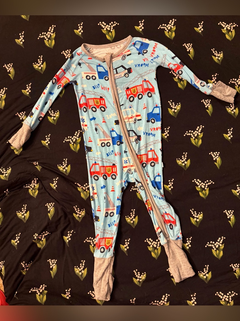 Little Sleepies To the Rescue Zippy Fire truck Police cars 6-12m